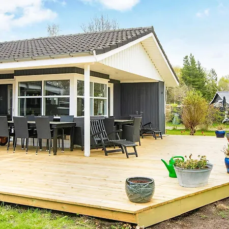 Seaside Haven With Swing - By Traum *